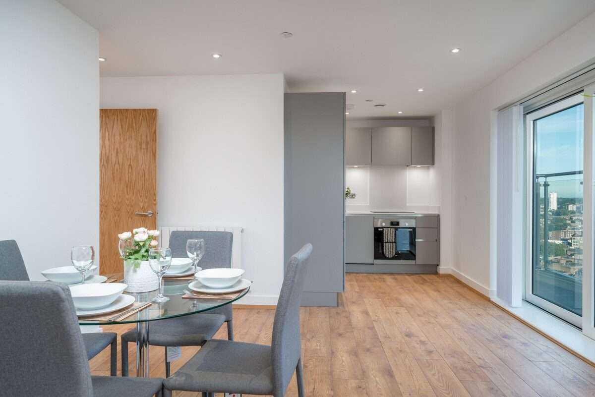 Mast Quay 2 Bedroom Apartment | Free Parking serviced apartment - London - VivreStays