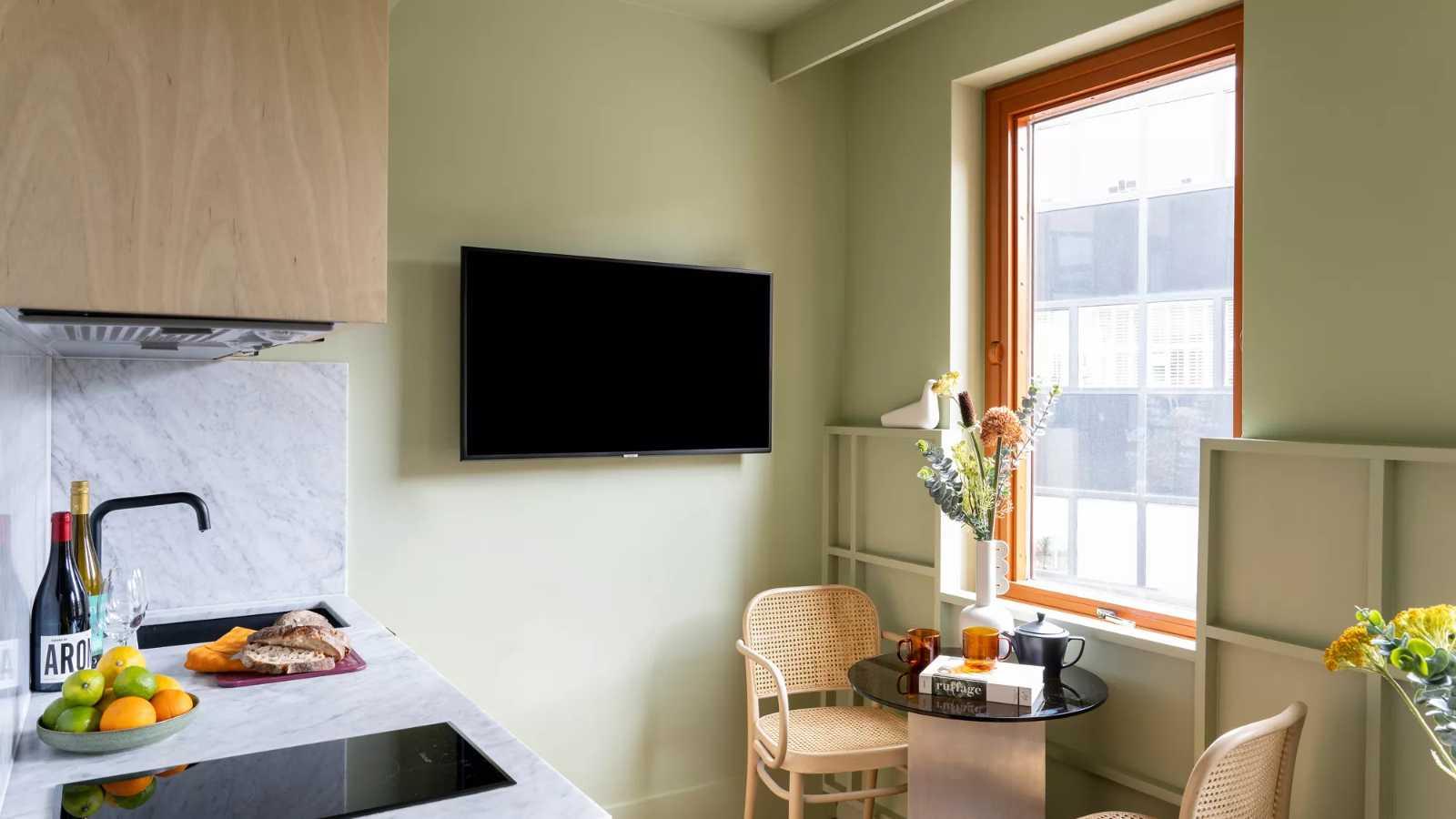 City Studio - City View | Locke at Broken Wharf serviced apartment - London - VivreStays