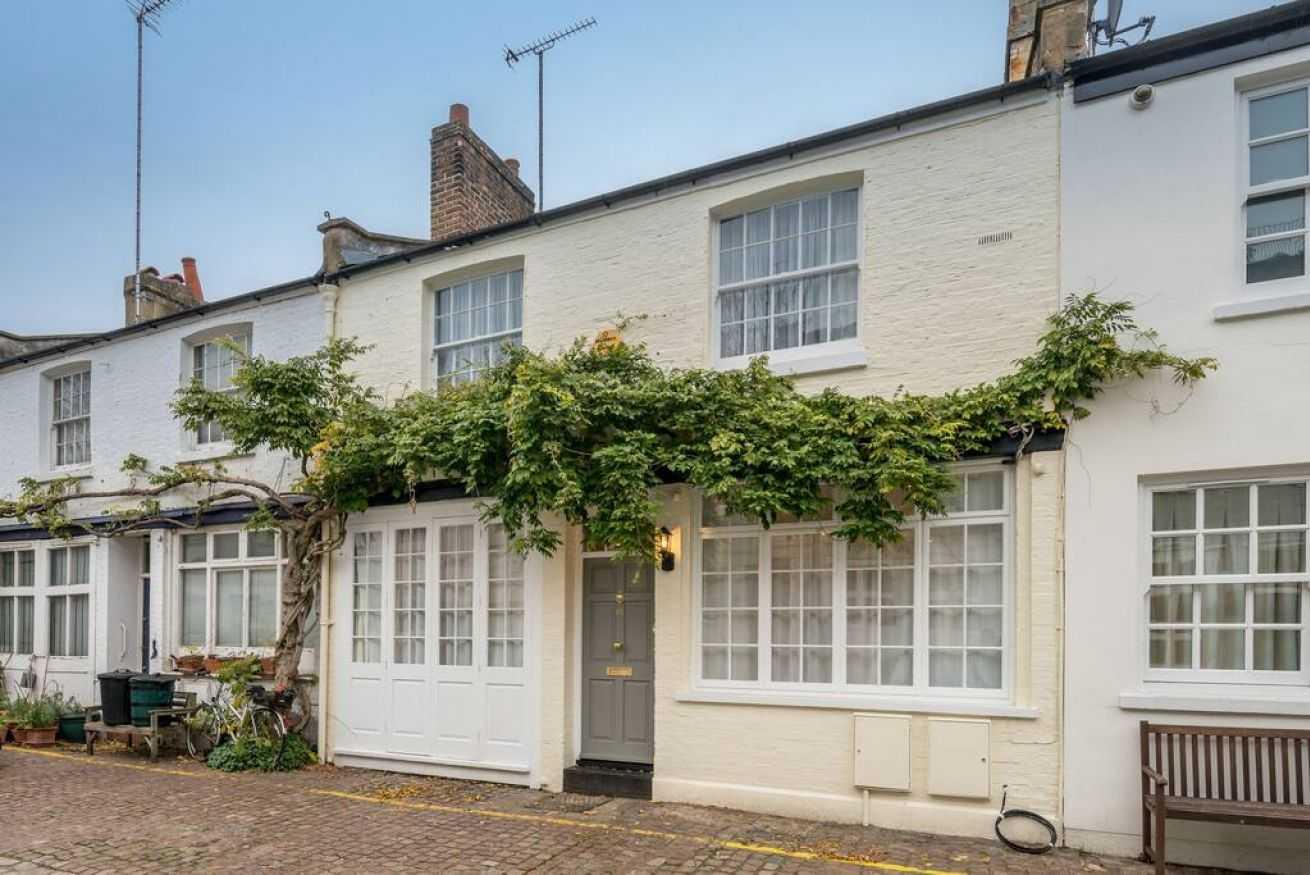 Elegant house with rooftop terrace serviced apartment - London - VivreStays